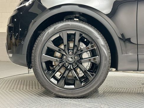 New 2026 Land Rover Discovery S AWD/4WD image 5