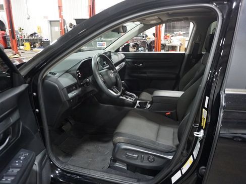 Used 2024 Honda CR-V EX image 2