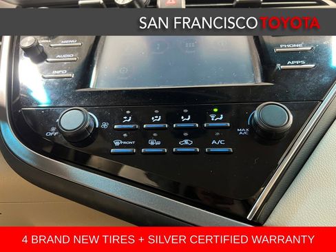 Certified 2018 Toyota Camry LE image 25