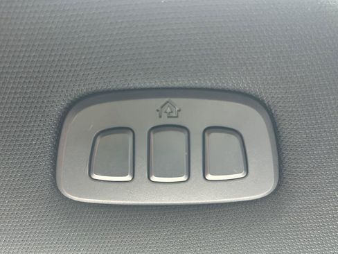 Used 2021 Ford Expedition XLT RWD image 16