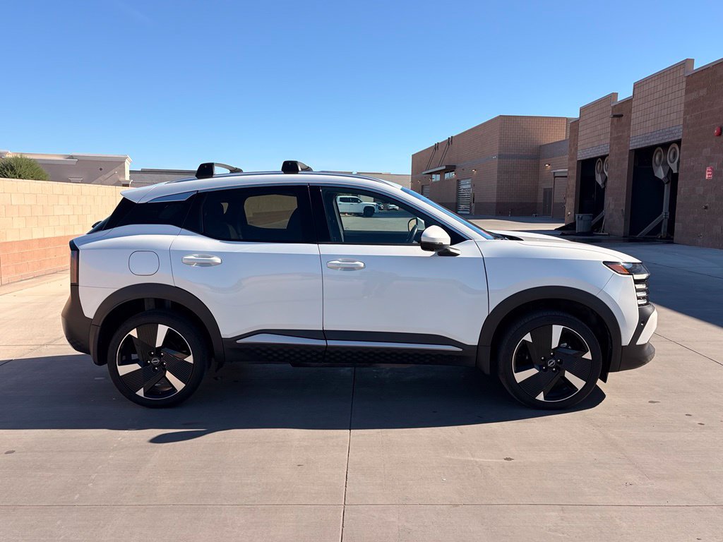 Used 2025 Nissan Kicks SR FWD image 9
