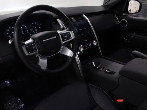 Used 2025 Land Rover Discovery S AWD/4WD image 4