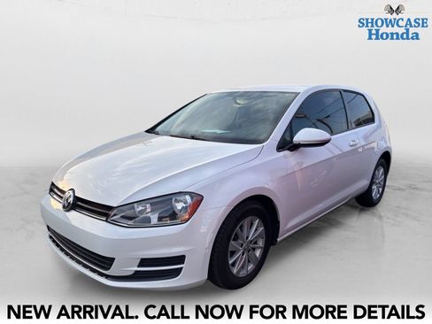 Used 2016 Volkswagen Golf 2-Door FWD image 2