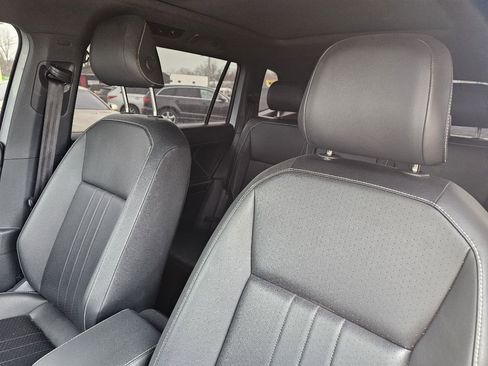 Used 2024 Volkswagen Tiguan SE R-Line image 18