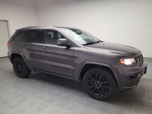 Used 2017 Jeep Grand Cherokee Laredo w/ Quick Order Package 2BE RWD image 11
