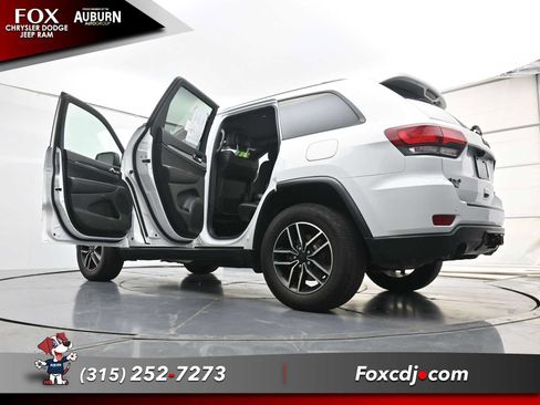 Used 2020 Jeep Grand Cherokee Trailhawk AWD/4WD image 40