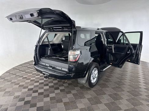 Used 2019 Toyota 4Runner SR5 AWD/4WD image 14