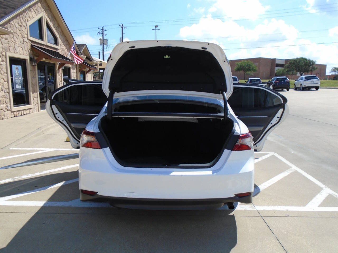 Used 2023 Toyota Camry LE FWD image 23