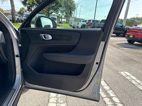 Used 2023 Volvo C40 Recharge Core w/ Climate Package AWD/4WD image 14
