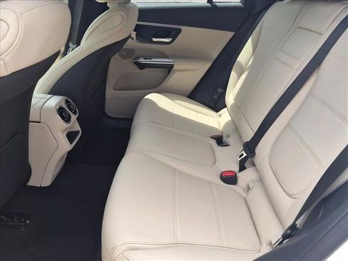 Used 2026 Mercedes-Benz GLC 300 image 13