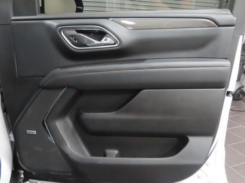 Used 2023 GMC Yukon XL AT4 image 12