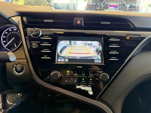 Used 2020 Toyota Camry LE w/ Convenience Package FWD image 15