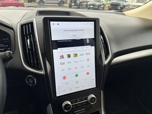 Used 2024 Ford Edge SEL w/ Convenience Package image 23