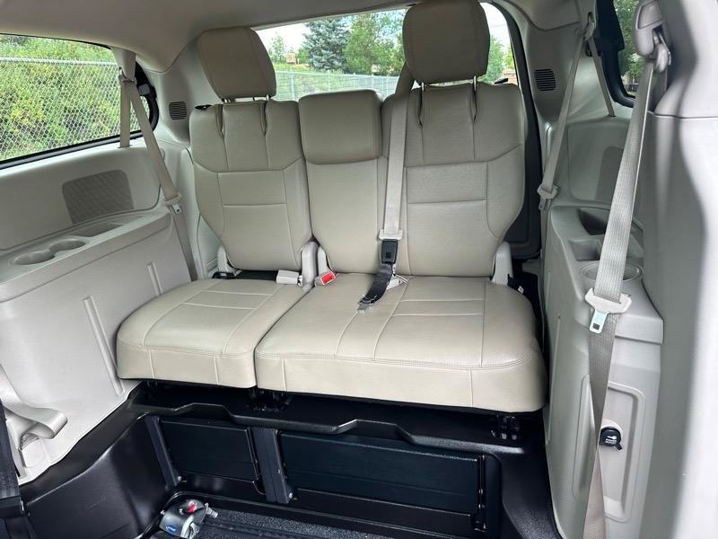 Used 2019 Dodge Grand Caravan SE FWD image 13