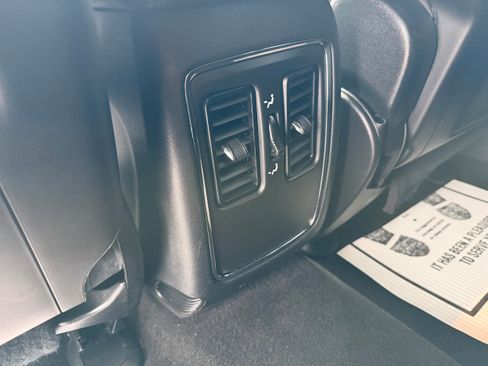 Used 2022 Jeep Grand Cherokee Laredo E image 12