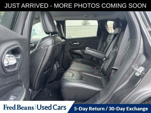 Used 2019 Jeep Cherokee Latitude Plus w/ Cold Weather Group image 13