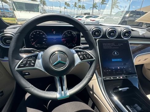 Used 2023 Mercedes-Benz C 300 Sedan image 7