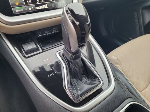 Used 2023 Subaru Outback Limited image 23