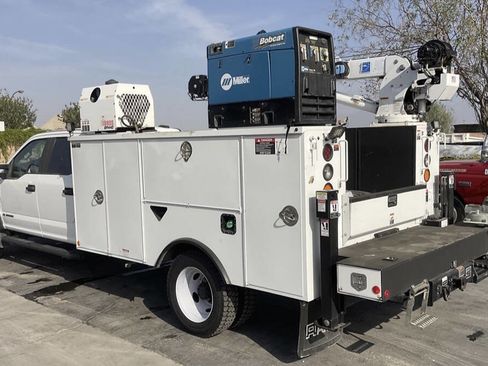 Used 2022 Ford F550 4x4 Crew Cab Super Duty w/ Power Equipment Group image 4