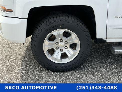 Used 2018 Chevrolet Silverado 1500 LT w/ All Star Edition AWD/4WD image 10