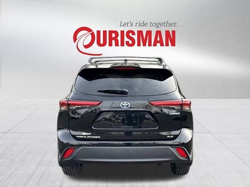 Used 2021 Toyota Highlander XLE image 3