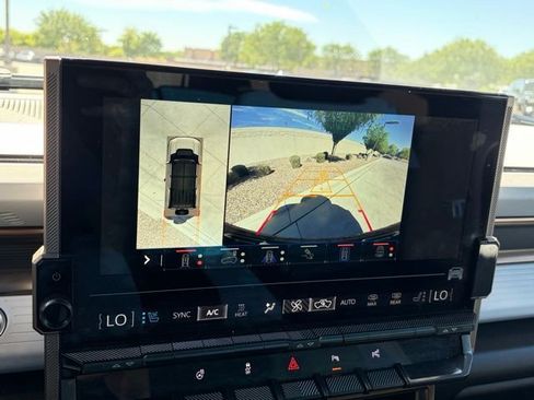 Used 2025 GMC Hummer EV 2X image 19
