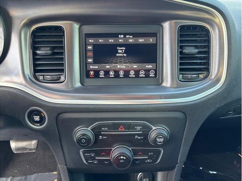 Used 2020 Dodge Charger SXT w/ Blacktop Package image 13