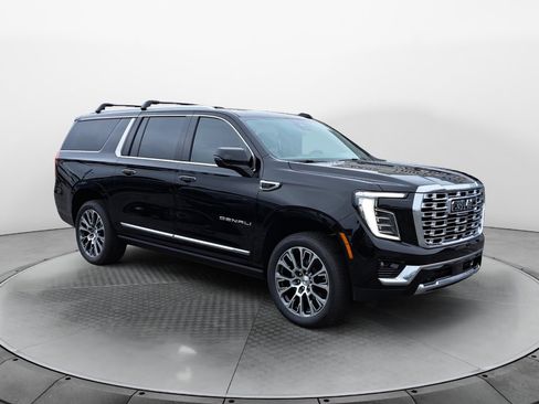 Used 2026 GMC Yukon XL Denali w/ Sun & Power Step Package AWD/4WD image 1