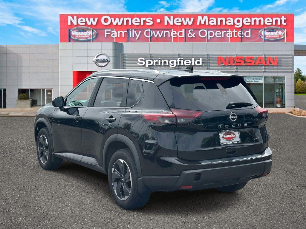 Certified 2025 Nissan Rogue SV w/ SV Premium Package AWD/4WD image 4