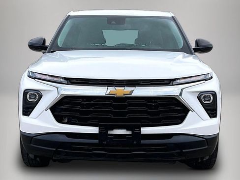 Used 2024 Chevrolet TrailBlazer LS w/ LS Confidence Package FWD image 3