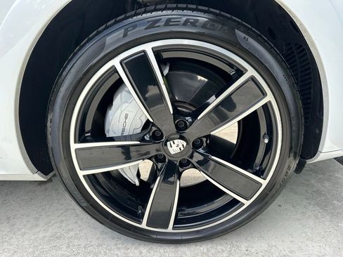 Certified 2019 Porsche Cayenne Turbo AWD/4WD image 15