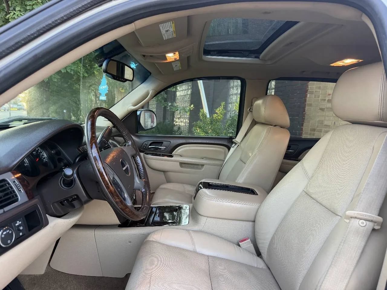 Used 2011 GMC Sierra 1500 Denali AWD/4WD image 18
