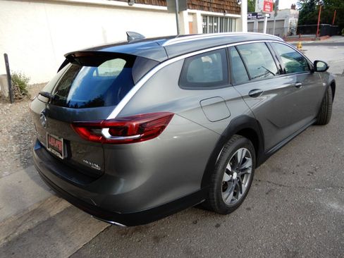 Used 2018 Buick Regal Preferred w/ Sights and Sounds Package AWD/4WD image 5