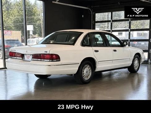 Used 1996 Ford Crown Victoria LX RWD image 3