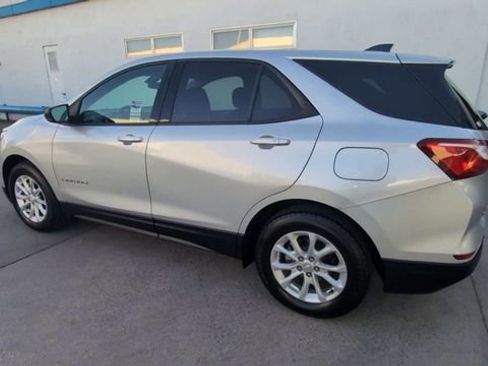 Certified 2019 Chevrolet Equinox LS w/ LS Convenience Package FWD image 6