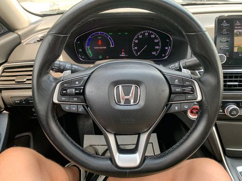 Used 2018 Honda Accord Touring image 8