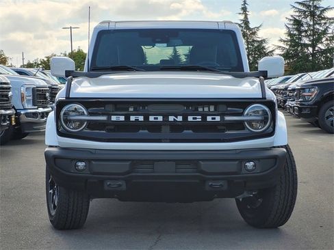 New 2025 Ford Bronco Outer Banks image 3