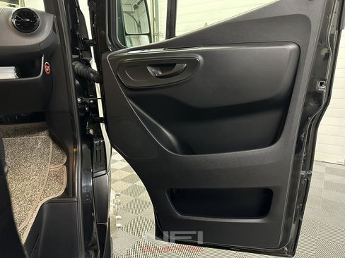 Used 2020 Mercedes-Benz Sprinter 3500 image 31