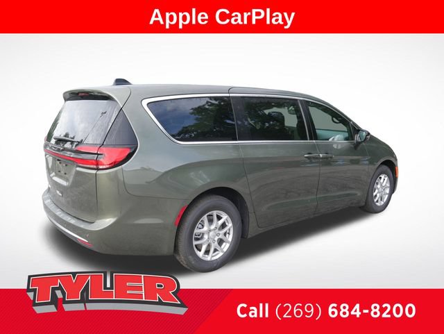 New 2027 Chrysler Pacifica Select FWD image 8