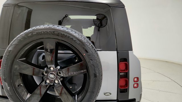 Used 2022 Land Rover Defender 110 X-Dynamic SE AWD/4WD image 26