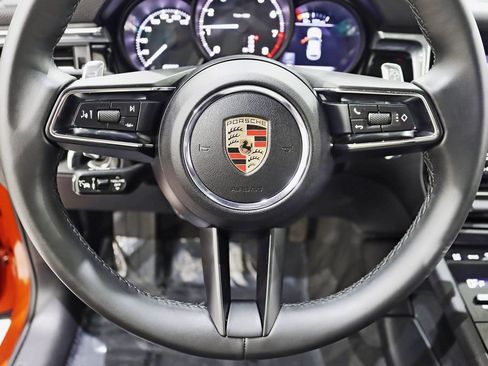 Used 2025 Porsche Macan AWD/4WD image 15