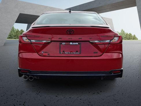 Used 2026 Toyota Camry Hybrid w/ Multimedia Upgrade Package image 5