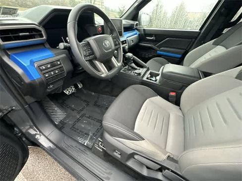 Used 2025 Toyota Tacoma TRD Sport image 15
