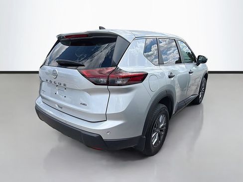Used 2024 Nissan Rogue S AWD/4WD image 9