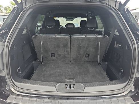 Used 2025 Ford Explorer ST-Line w/ ST-Line Street Pack AWD/4WD image 13