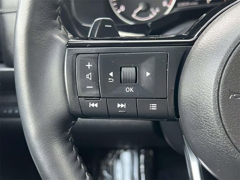 Certified 2024 Nissan Pathfinder SL image 23