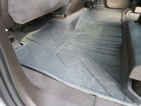 Used 2022 Chevrolet Suburban LT image 21