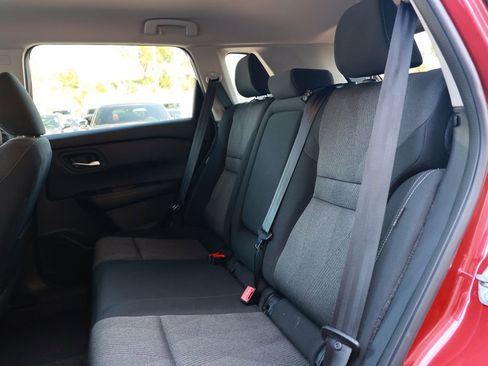 Used 2025 Nissan Rogue SV FWD image 33