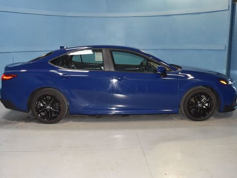 Used 2025 Toyota Camry SE image 23