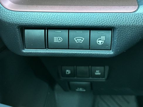 Used 2024 Toyota Prius Prime FWD image 30